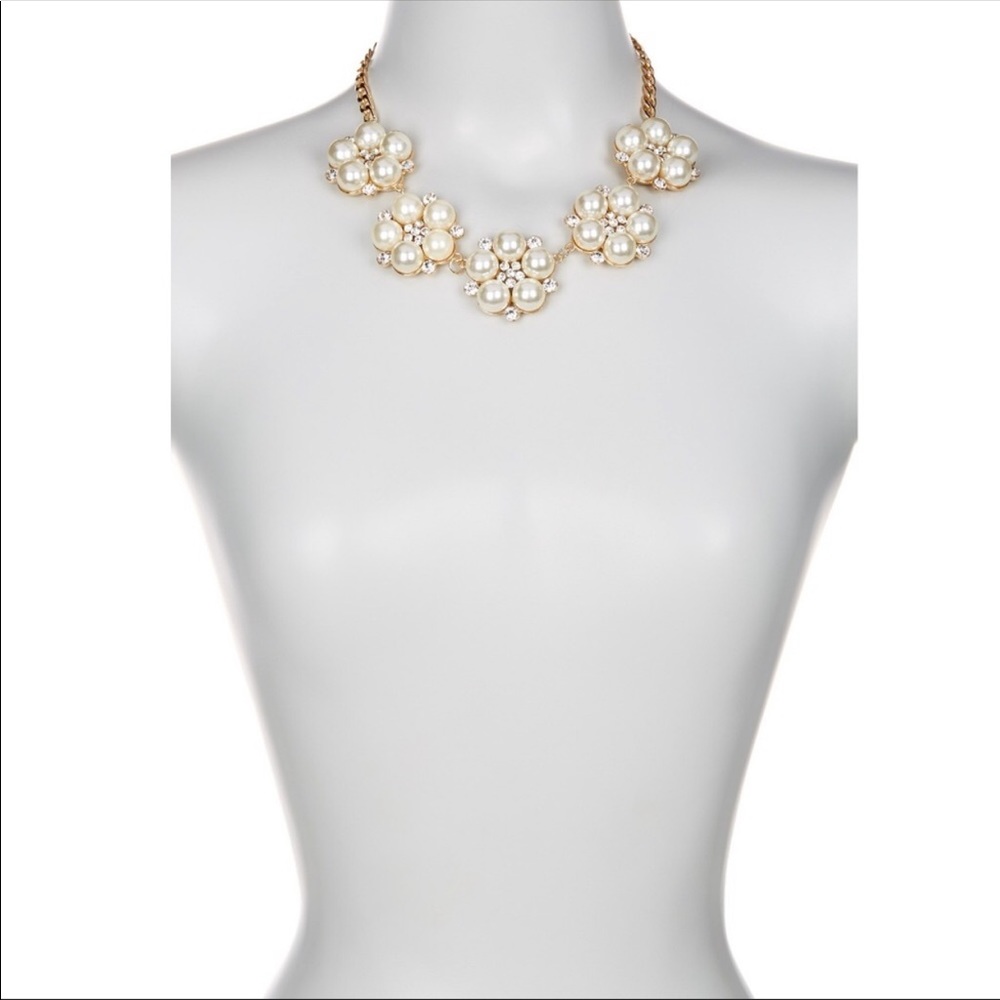 Brand New Pearl Flower Necklace